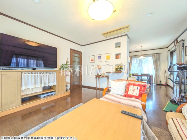 リビング　【立川市西砂町６丁目】