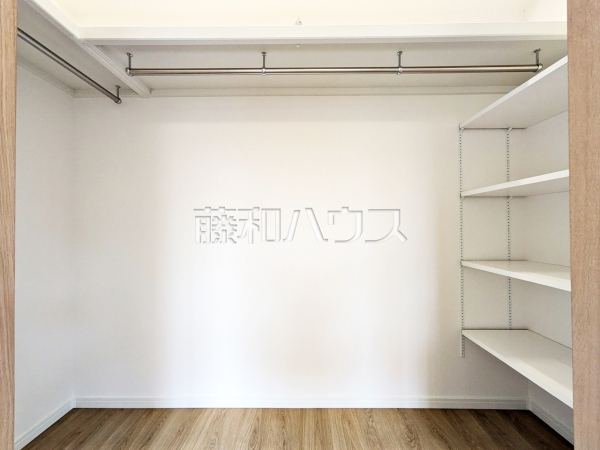 ウォークインクローゼット　【ステイツ花小金井ヴェルパセオ】