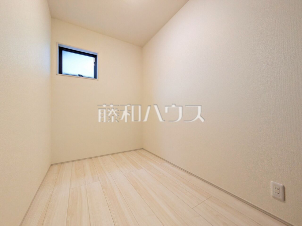 納戸　【新座市野寺１丁目】