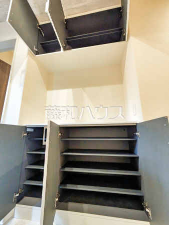 玄関収納　【新座市野寺１丁目】