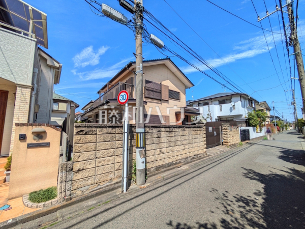 接道状況および現場風景(現況：古屋有)　【国分寺市本多４丁目】