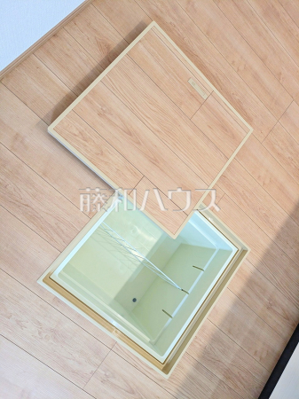 E号棟　床下収納　【東大和市中央４丁目】
