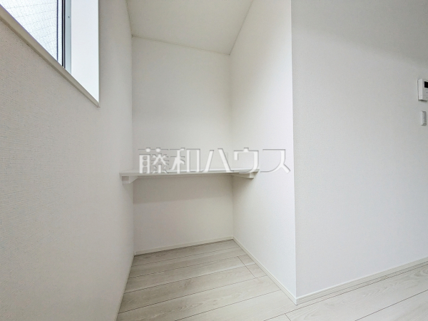 リビング・カウンターデスク　【府中市新町２丁目】