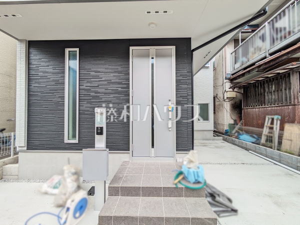 玄関　【府中市新町２丁目】