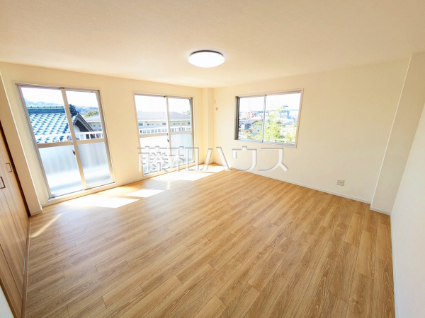 居室　【小牧市大字間々原新田】