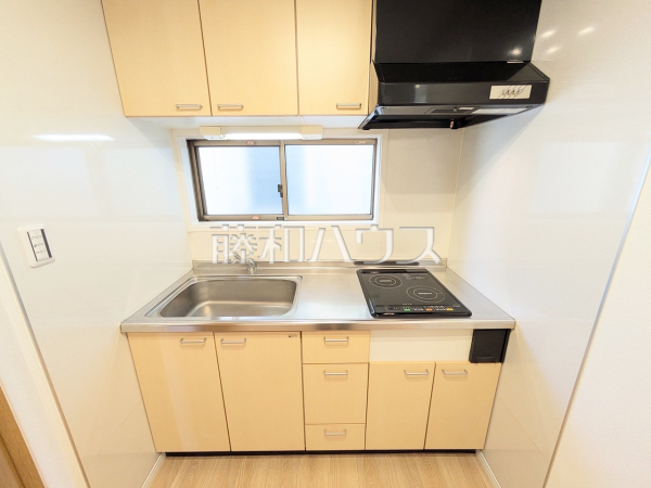 キッチン(ユーティリティ)　【小牧市大字間々原新田】