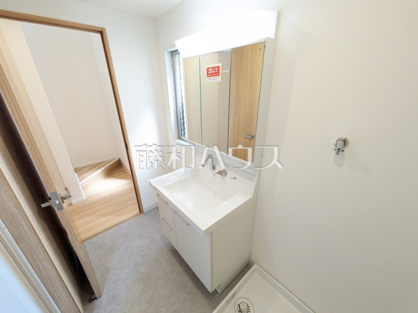 洗面室(2F)　【小牧市大字間々原新田】