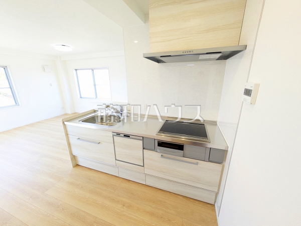 キッチン(2F)　【小牧市大字間々原新田】