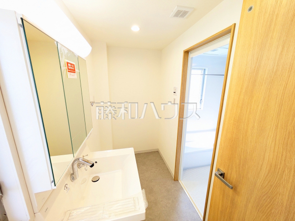 洗面室(2F)　【小牧市大字間々原新田】