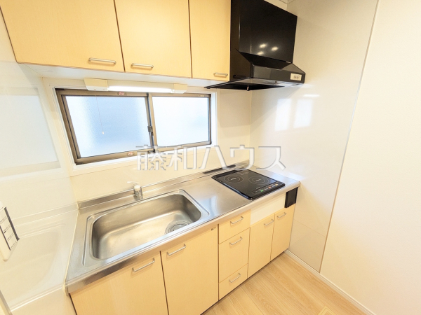 キッチン(ユーティリティ)　【小牧市大字間々原新田】