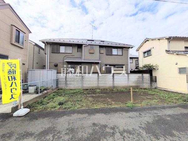 ≪現場風景≫ きれいに整備された敷地。これから夢の新邸がここに建ちます。 　【調布市下石原３丁目】