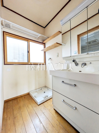 洗面室　【練馬区西大泉３丁目】