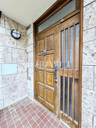 玄関　【練馬区西大泉３丁目】