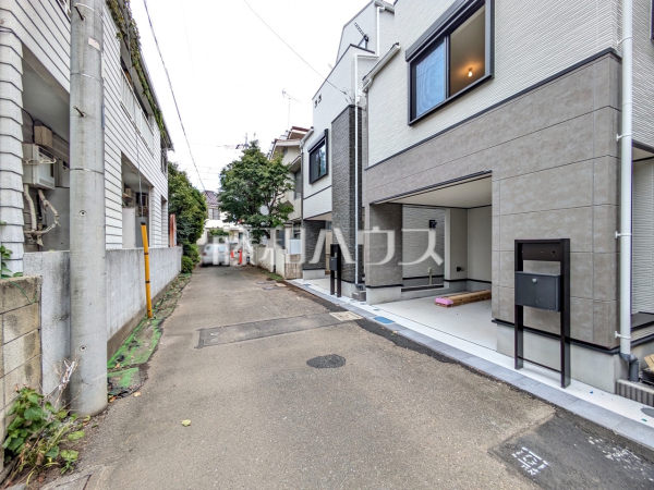 接道状況および現場風景 【国分寺市東恋ヶ窪3丁目】 接道状況および現場風景 【国分寺市東恋ヶ窪3丁目】