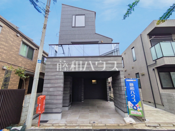 外観　【杉並区阿佐谷南１丁目】
モノトーンを中心とした配色の現代的なデザイン。直線的ですっきりとしたスクエアなデザインが、お客様のお住まいを都会的に印象づけます。　