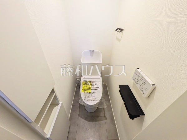 トイレ　【杉並区阿佐谷南１丁目】
ウォシュレット付きトイレ！リビング・お風呂に続いて意外と癒しの空間かも！？　