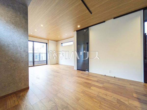 リビング　【杉並区阿佐谷南１丁目】