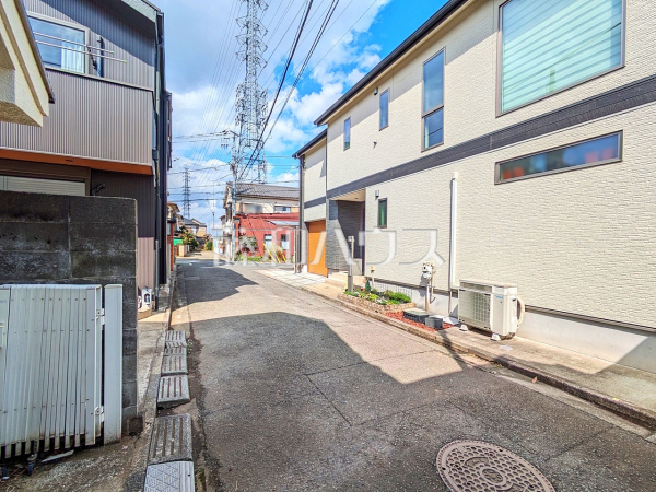 接道状況および現場風景(現況：古屋有)　【立川市若葉町２丁目】