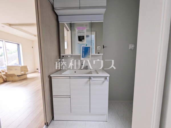 洗面室　【日野市落川】