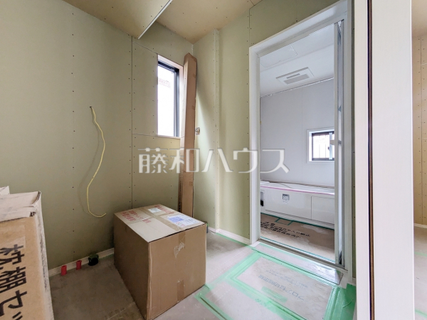C号棟　洗面室(施工中)【練馬区土支田３丁目】