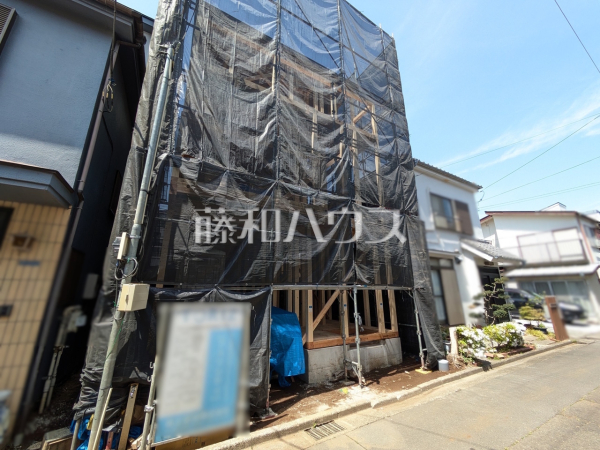 家族が揃って食事できるゆとりある大きさのLDK約16.7帖 　【朝霞市三原１丁目】