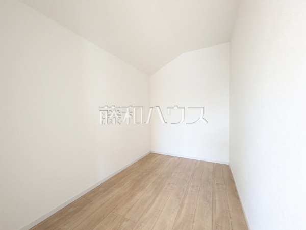 1号棟　ウォークインクローゼット　【昭島市緑町５丁目】