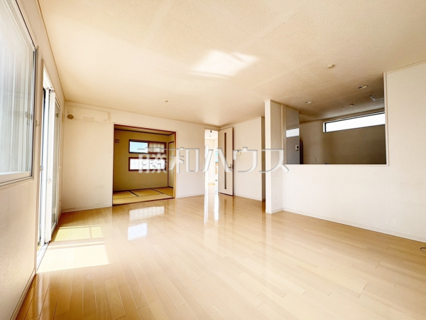 『2026年3月内装リフォーム完了』新築気分のときめきを、中古ならではの価格で。
リビング　【清瀬市中清戸３丁目】