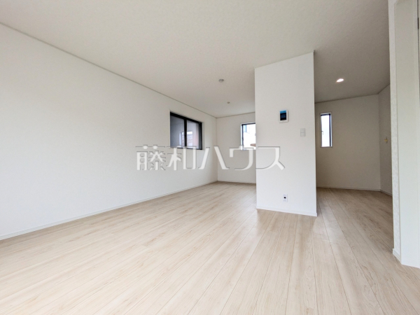 リビング　【板橋区赤塚２丁目】