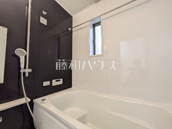 一日の疲れを癒す、優しい色合いのバスルーム 　【板橋区赤塚２丁目】