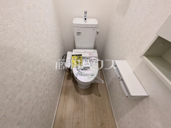 トイレ　【板橋区赤塚２丁目】