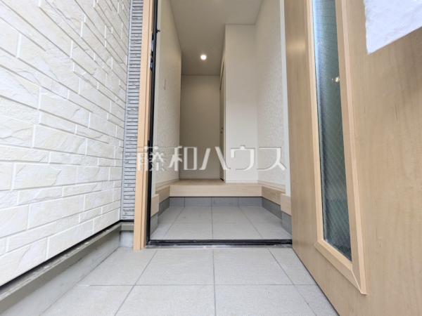 玄関　【板橋区赤塚２丁目】