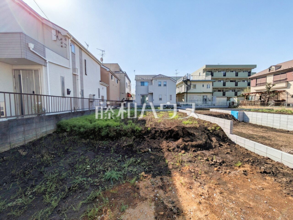 4区画　現地写真　【日野市東豊田４丁目】 見学はしたいけど、なかなか時間が取れない・・・そんな方に出勤前や仕事終わりにマイホームを見学できるサポートをいたします。 