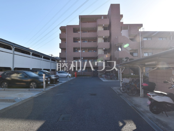 駐車場　【ダイアパレス花小金井】