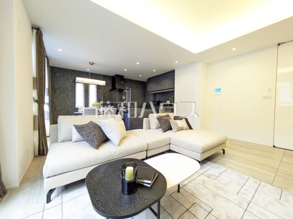 リビング　【杉並区善福寺４丁目】