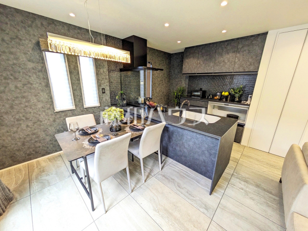 リビング　【杉並区善福寺４丁目】