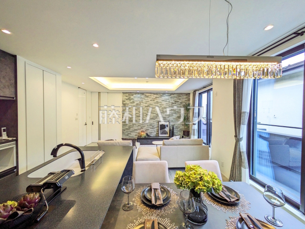 リビング　【杉並区善福寺４丁目】