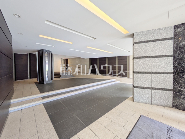 ロビー　【クレストフォルム高幡不動サウスコート】