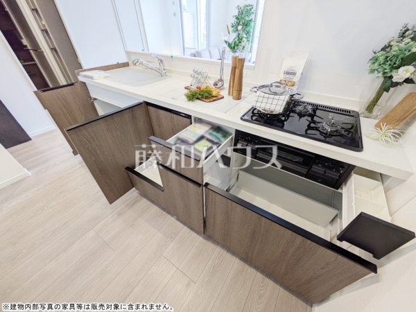 キッチンのスライド収納　【クレストフォルム高幡不動サウスコート】