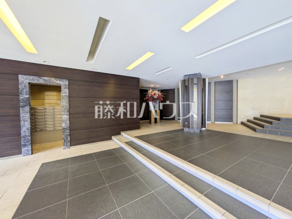 ロビー　【クレストフォルム高幡不動サウスコート】