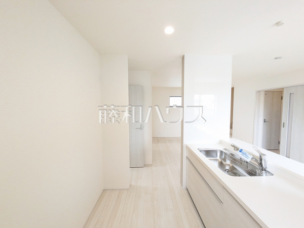 1号棟　キッチン　【北中城村字瑞慶覧】