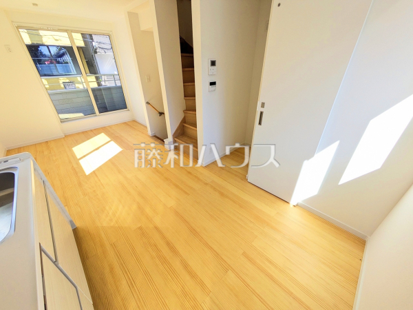 リビング　【杉並区堀ノ内３丁目】