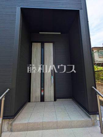 2号棟 玄関 【八王子市弐分方町】 2号棟 玄関 【八王子市弐分方町】