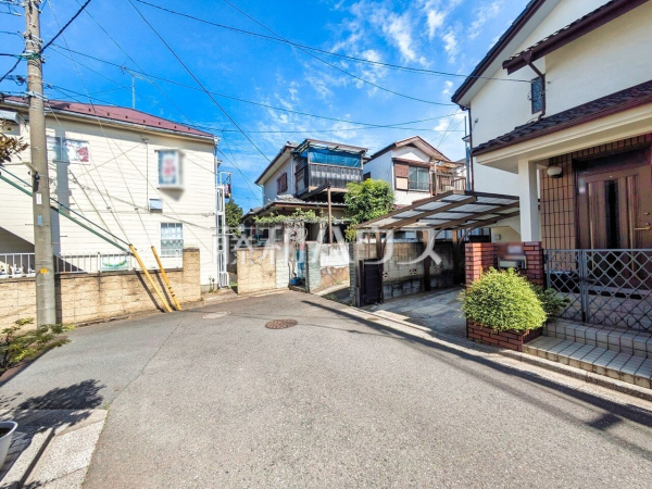 接道状況および現場風景(現況：古屋有)　【新座市片山３丁目】