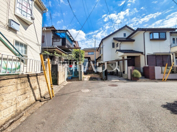 接道状況および現場風景(現況：古屋有)　【新座市片山３丁目】