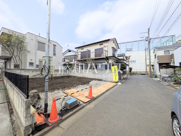 ≪接道状況≫周囲に高い建物のないエリアのため、空が大きく感じます。　【府中市西府町４丁目】