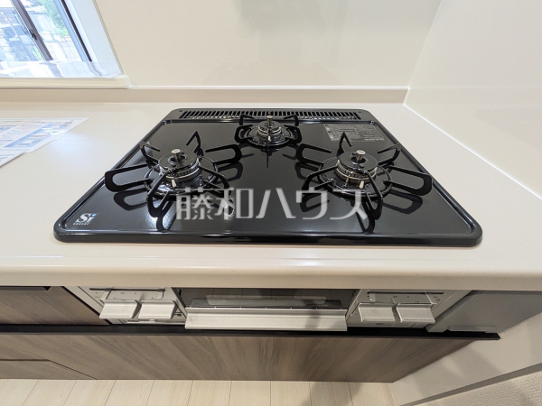 1号棟　キッチンコンロ　【所沢市大字北秋津】