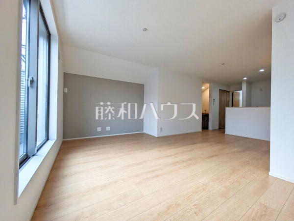 1号棟　リビング　【八王子市元横山町１丁目】