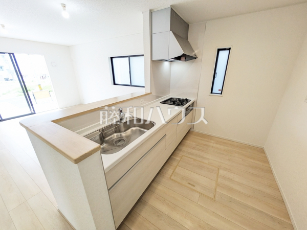 2号棟　キッチン　【宜野湾市上原２丁目】