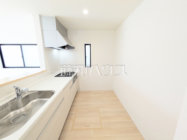 2号棟　キッチン　【宜野湾市上原２丁目】