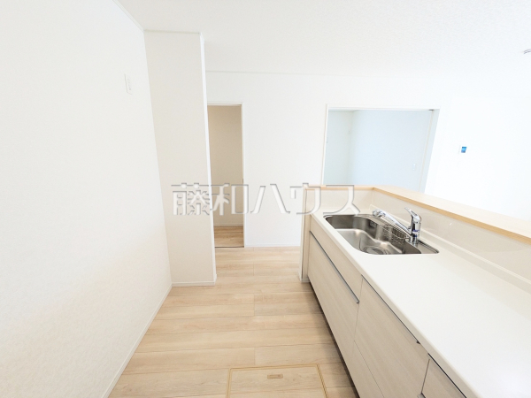 2号棟　キッチン　【宜野湾市上原２丁目】